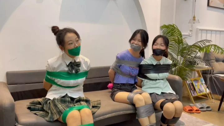 Bound Art Records: Trio’s Ingenious Escape Challenge
