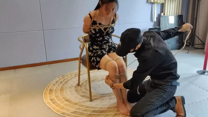 Zi Han’s Elegant Rope Art Interview: Tight Bondage Placement