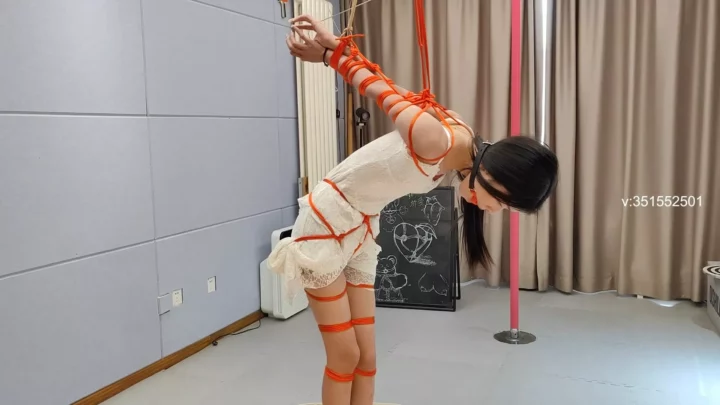 Chen Jingshu’s First Time in Rope Bondage by Beloved by One Rope
