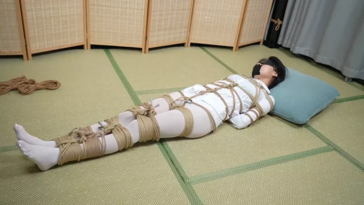 Elephant Man Studio: Japanese Back Hand Tie Struggle