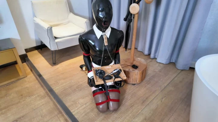 ZHUA: Human Furniture II – Latex Maid Breathing Tray Ornaments