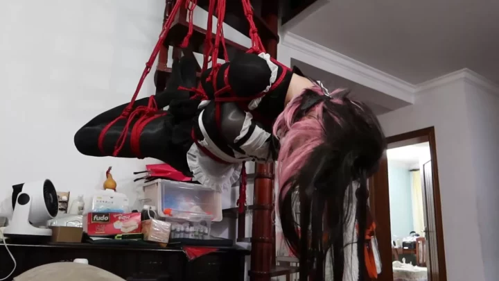 Screenshot 1 from Guan Shaozuo: Goldfish’s Extreme Hogtie Humiliation
