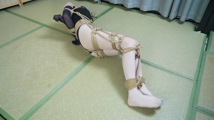 Screenshot 1 from Elephant Man Studio: White Silk Dance Costume Rope Bondage