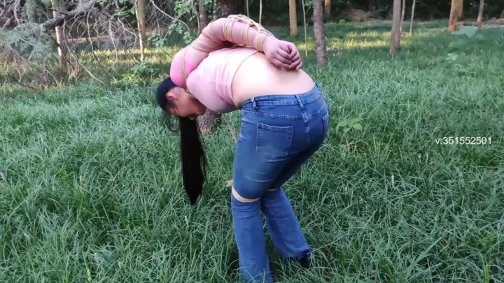 Screenshot 1 from Zi Han’s Wild Escape: European Rope Bondage & Forest Capture