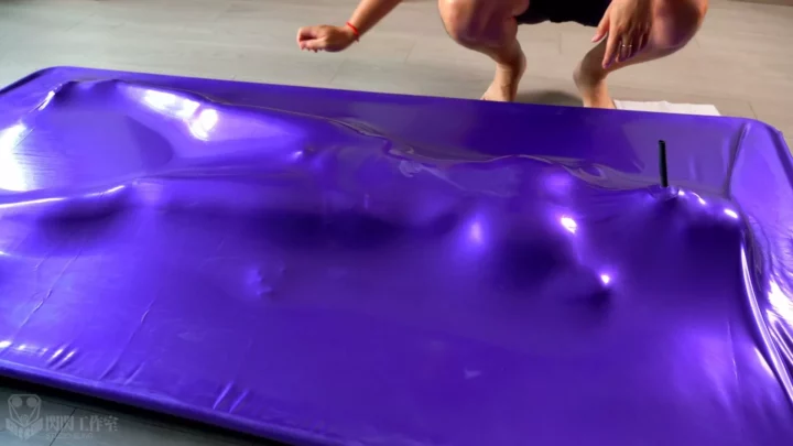 Screenshot 1 from Shi Yu’s Intense Vacuum Bed Trial: Pushed to the Limit