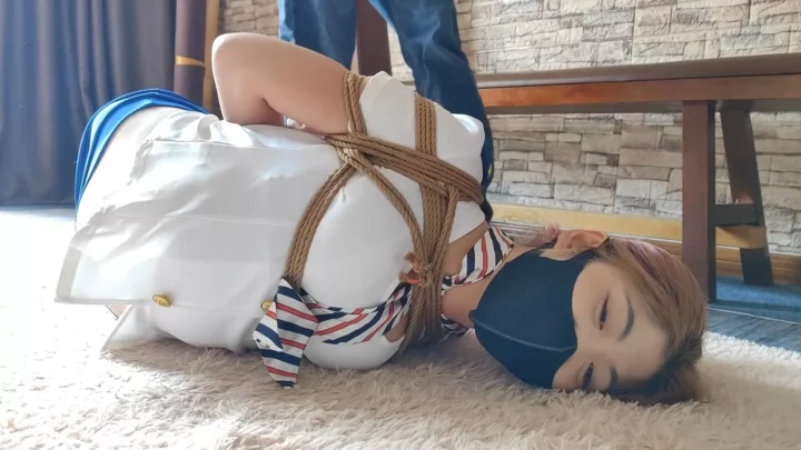 Screenshot 1 from Stewardess Zhou Hui’s Extreme Four Horse Ordeal – Beloved by One Rope