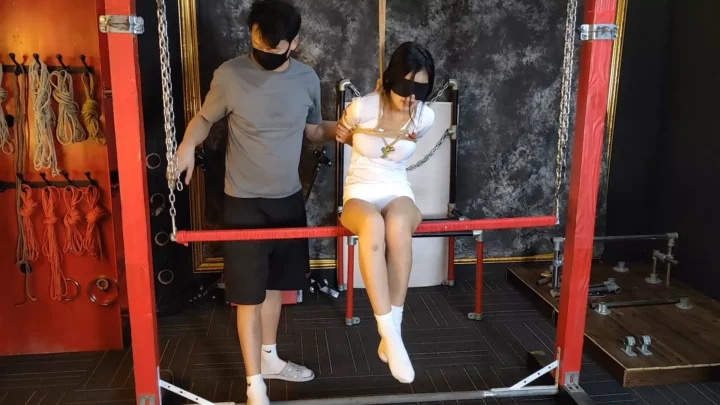 Screenshot 1 from Willing Studio: Nurse’s Swing Ride – Gagged & Bound Delight