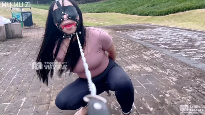 Screenshot 1 from MUMUZI: Xiaojiu’s Humiliating Outdoor Bondage Journey