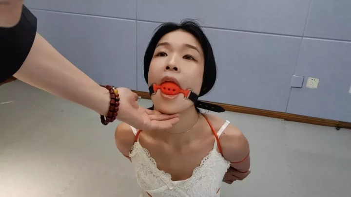 Screenshot 1 from Chen Jingshu’s First Time in Rope Bondage by Beloved by One Rope