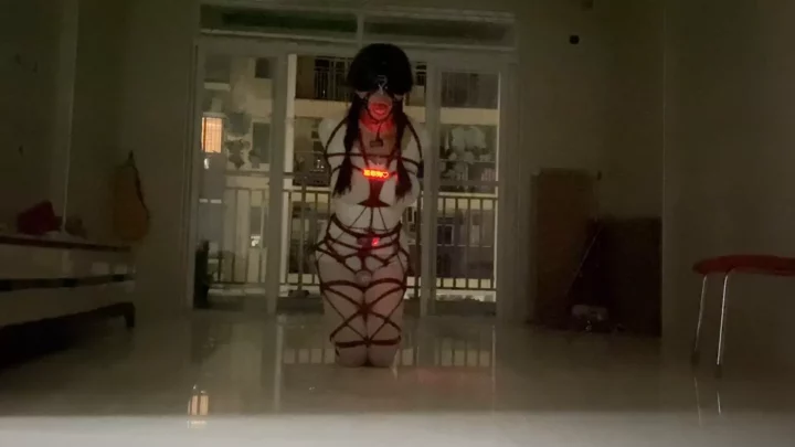 Screenshot 1 from Hemminger: Midnight Balcony Bondage Bust