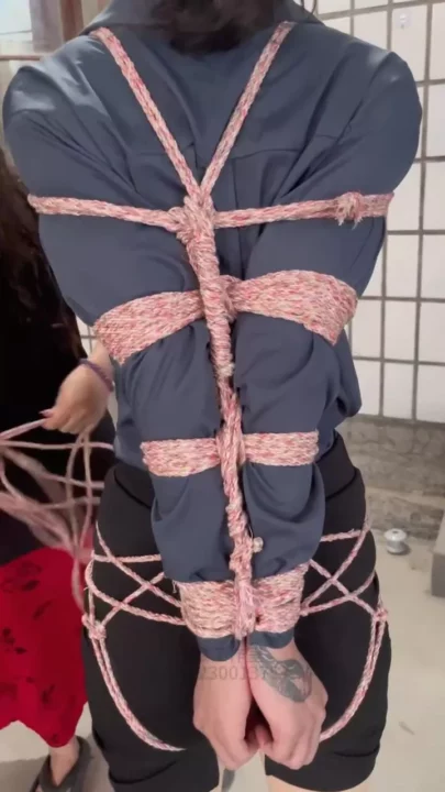 Screenshot 1 from Mei Niang Studio: Extreme Straight-Arm Suspension & Drooling Gag