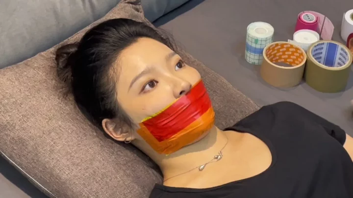 Screenshot 1 from Bound Art Records: Xiao Cheng’s Ultimate Tape Gag Challenge