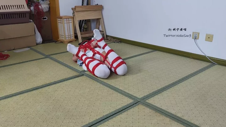 Screenshot 1 from Kan Meow: White Silk Maid’s Intense Hogtie Training