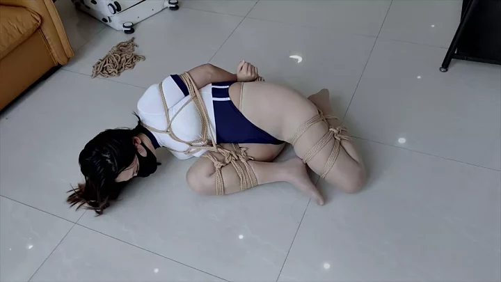 Screenshot 6 from Haisha-Gymnastics suit flesh-colored silk girl extreme waist bending and binding