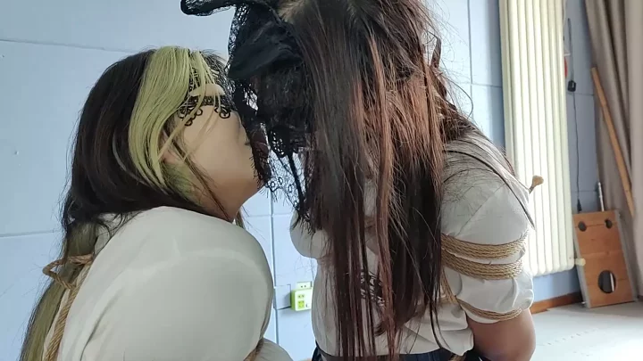 Screenshot 2 from Initial intention and shot How to improve the relationship between best friends (1 and 2)