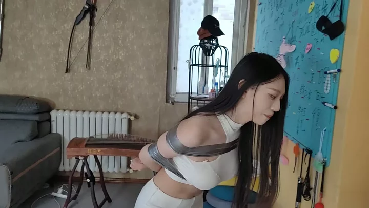 Screenshot 7 from Lu Manying was robbed at home, her whole body was tightly wrapped with tape and she struggled to escape but failed