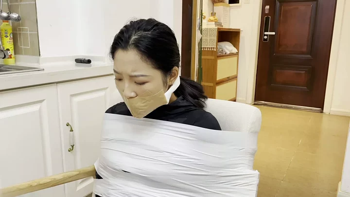 Screenshot 4 from Bound Art Records: Chinese Frogtie & Tape Gag Chair Bondage