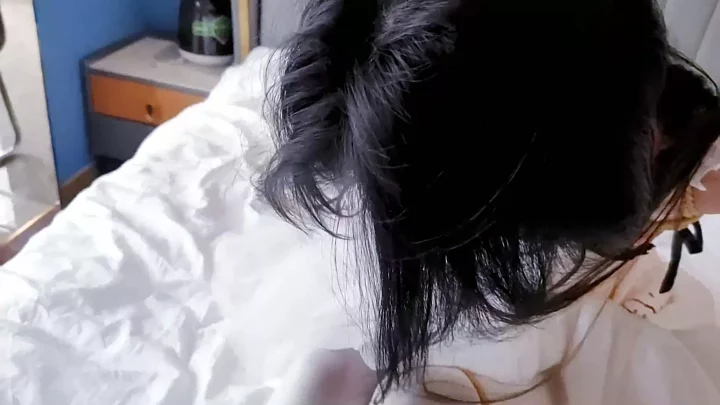 Screenshot 2 from Fan cheongsam was tied up with straight arms