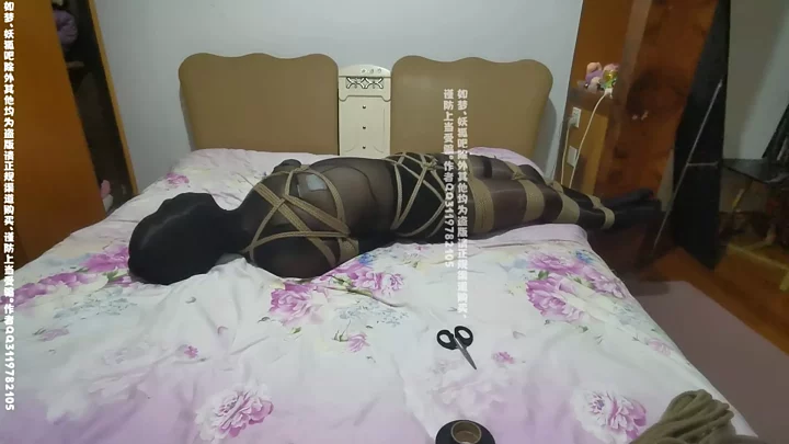 Screenshot 4 from Multiple layers of wet stockings and water torture