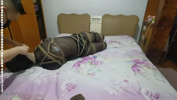 Screenshot 6 from Multiple layers of wet stockings and water torture