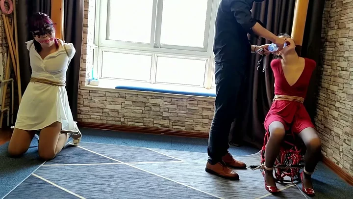 Screenshot 7 from Beloved by One Rope: Luolu & Wenwen’s Sweaty Summer Bondage