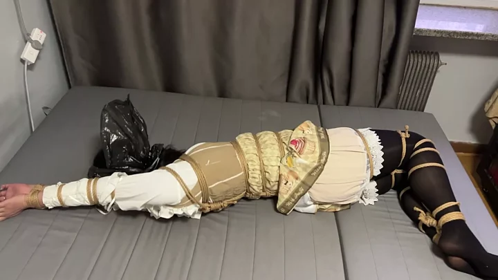 Screenshot 9 from The cruel test of the pure student girl in black silk dress
