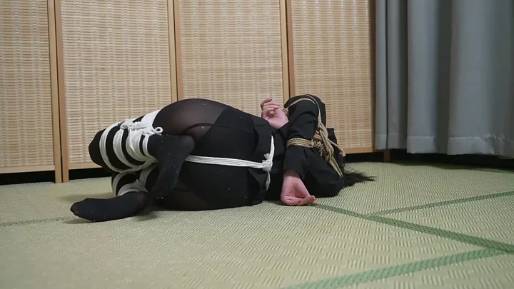 Screenshot 2 from Elephant Man Studio: Aoao’s Intense Back Hand Leg Tie