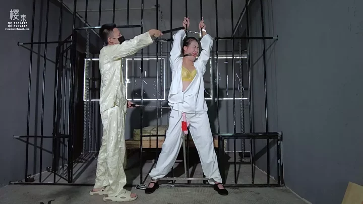 Screenshot 4 from Torture of a Female Prisoner