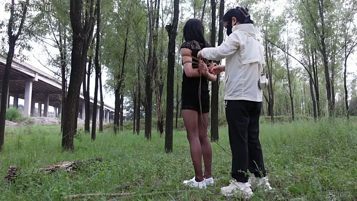 Screenshot 2 from Outdoor bondage, juice and whipping