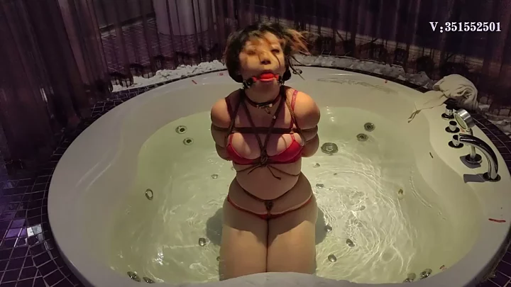 Screenshot 7 from Bondage training in the bathtub – Chen Yiyi