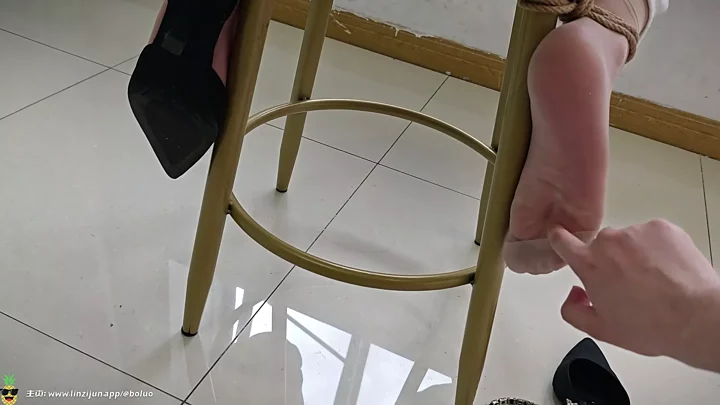 Pineapple Photography: Chinese Model’s Debut Chair Tie のスクリーンショット 3