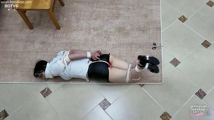 Screenshot 7 from YT2559 California fixed shot: bondage salesman