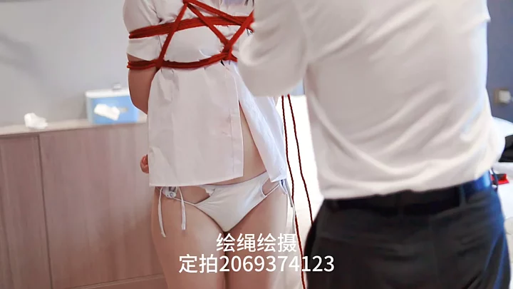 Screenshot 2 from Female college students experience being tied up and trained for the first time