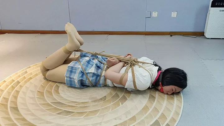 Screenshot 6 from Meng Fang tied up with a sea rope and tied up with four horses