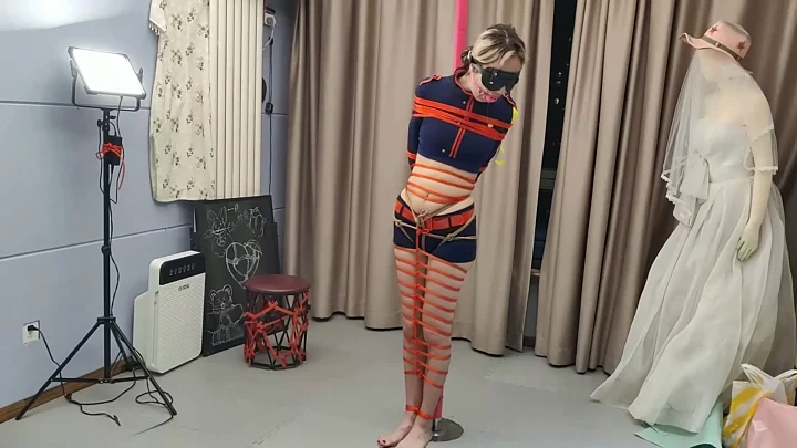 Screenshot 7 from Xiaoxiao’s Red Rope Steel Pipe Bondage by Beloved by One Rope