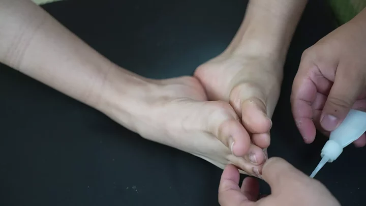 Screenshot 6 from Chao Chao: Elephant Man Studio’s Real Sticky Feet & Hands Ordeal