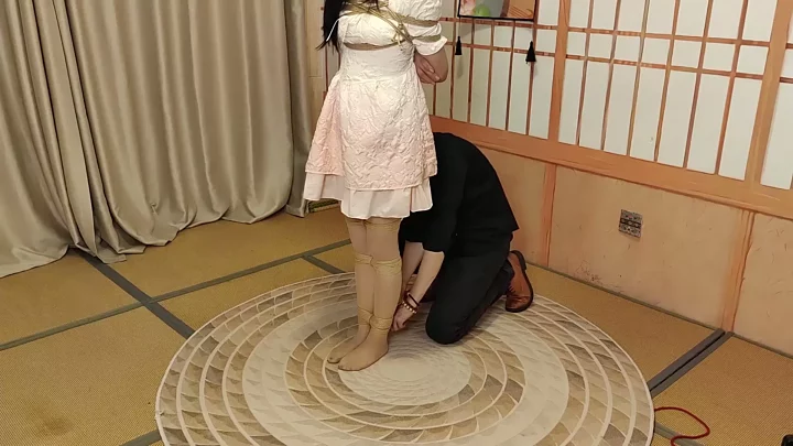 Screenshot 2 from Luo Luo is tied up and struggled