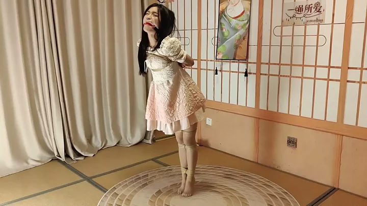 Screenshot 4 from Luo Luo is tied up and struggled