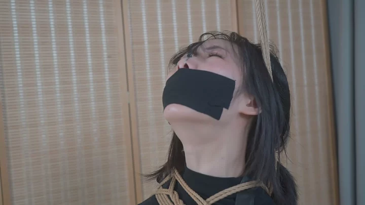 Screenshot 4 from Black Silk Tight Belt Hip Skirt Tight Control 4