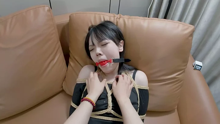 Screenshot 8 from Red Carp Studio: Internet Addiction Bondage Therapy Part 2