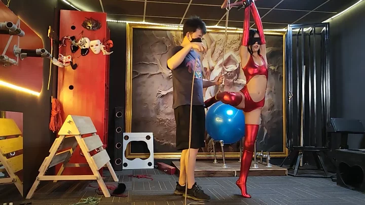 Screenshot 3 from Willing Studio: Tangyuan’s Latex Reign – Extreme Standing & Whipping