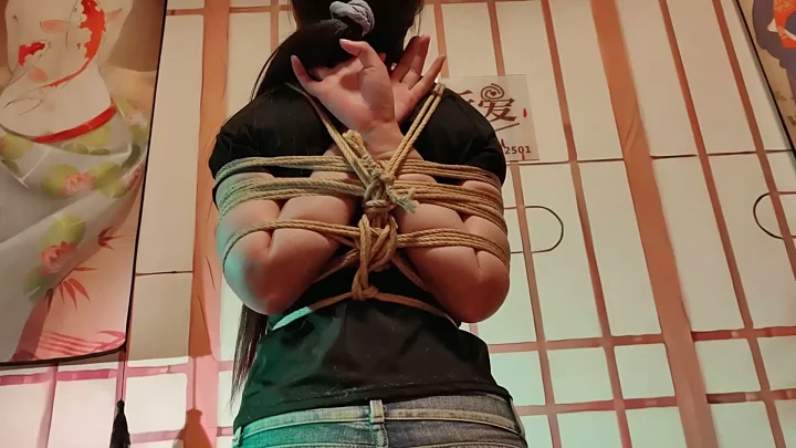 Screenshot 4 from Zhou Yang’s Extreme First Time: Tight Rope Bondage & Gags (Beloved by One Rope)