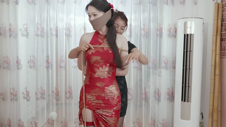 4K Studio: Stunning Fans Experience Intense Rope Bondage のスクリーンショット 2