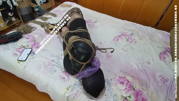 Screenshot 9 from Black silk high heels, leather restraints
