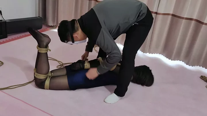 Screenshot 5 from Suren Yuanchuang: Bound & Gagged Grad Student Xiaomai’s Ordeal