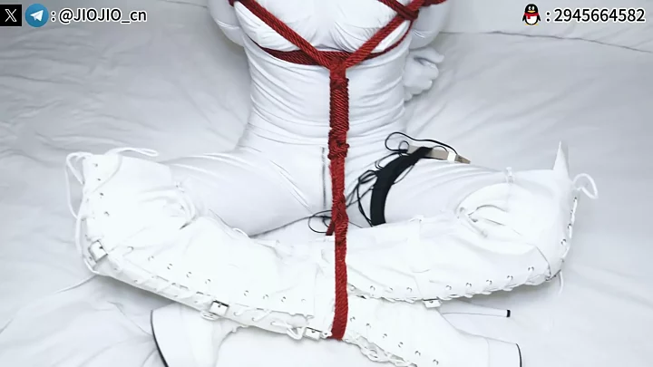 Screenshot 2 from Milky white full-cover PU tights and white boots