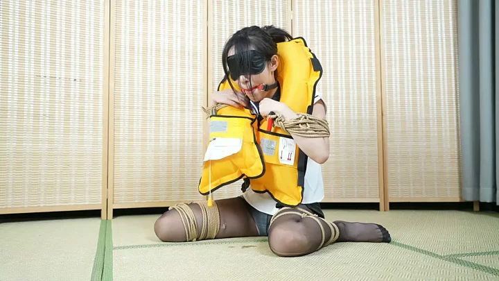 Screenshot 3 from Elephant Man: Stewardess K9 Struggle & Sensory Deprivation