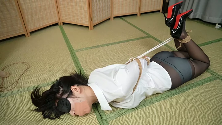 Screenshot 9 from Elephant Man Studio: White Shirt Hogtie Bondage
