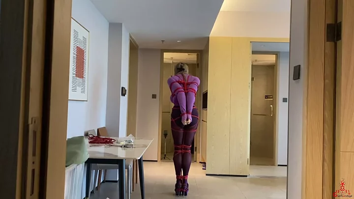 Screenshot 2 from There’s a Pervert in the Corridor