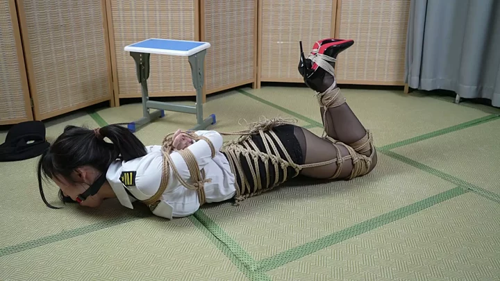 Screenshot 7 from White female detective uniform, tightly tied with rope waist